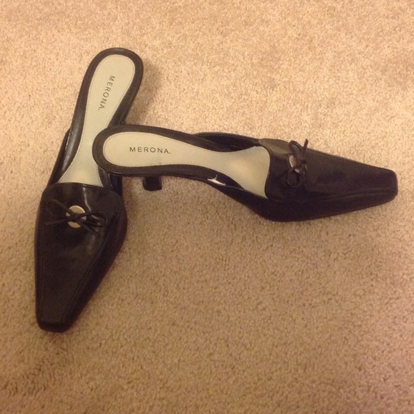 Pointed toe heels