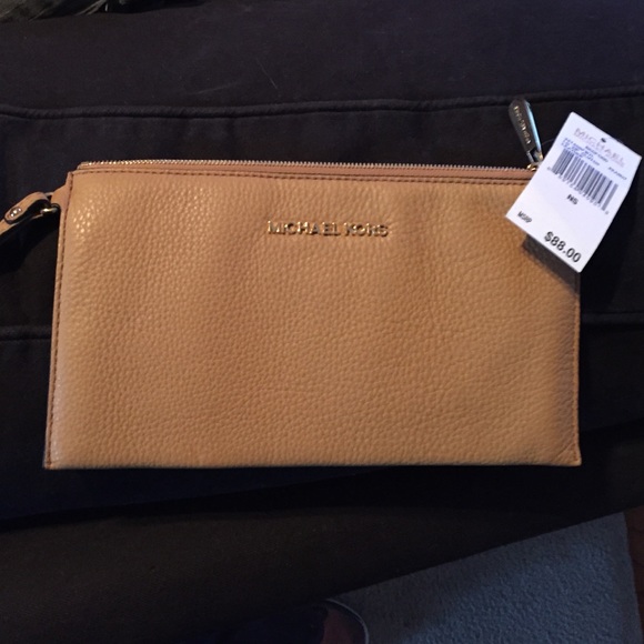 NWT Michael Kors Tan Wristlet Wallet