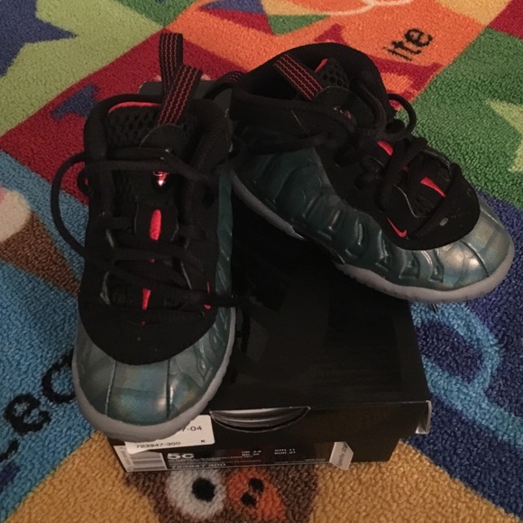 Nike Little Posite 1 TD 5c Toddler DK Emerald/Blk - Picture 2 of 4