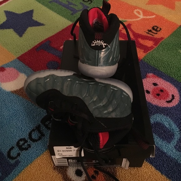 Nike Little Posite 1 TD 5c Toddler DK Emerald/Blk - Picture 3 of 4
