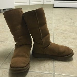 Pre-loved tall chestnut uggs size 8