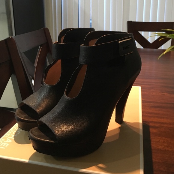 Michael kors Davenport booties leather