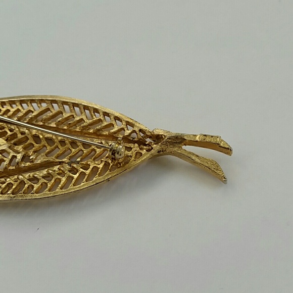 JJ stamped Vintage Gold leaves Brooch - Picture 3 of 3