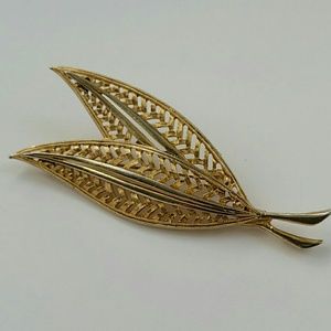 JJ stamped Vintage Gold leaves Brooch