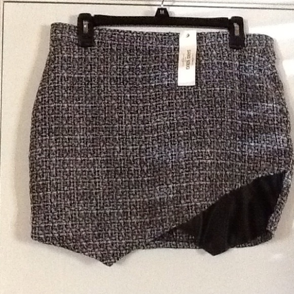 Brand new tweed mini skirt.