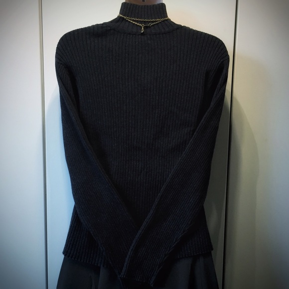 ⚡️NWOT⚡️Charcoal Turtlen Neck Sweater - Picture 3 of 3