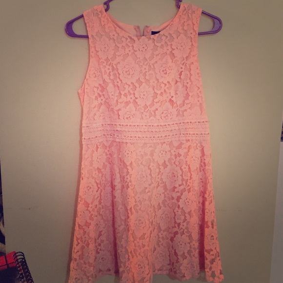 Super cute retro lace dress