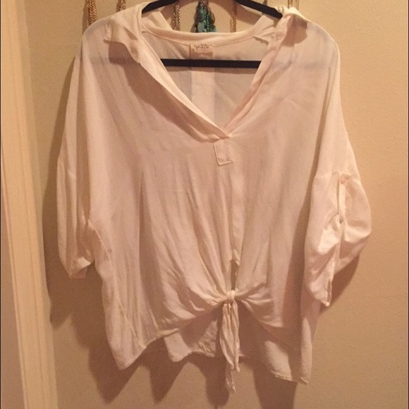 Super soft top by John Galt by Brandy Melville!