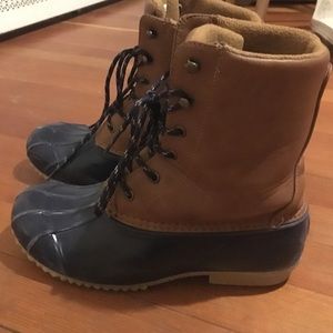 Duck boots