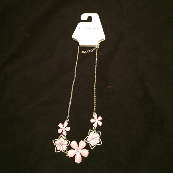 NWT Croft & Barrow light purple necklace