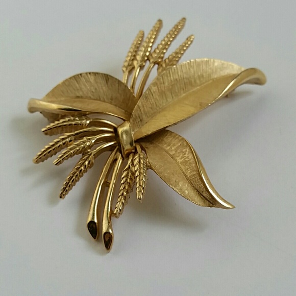 Trafari  Golden Wheat Pin - Picture 1 of 3