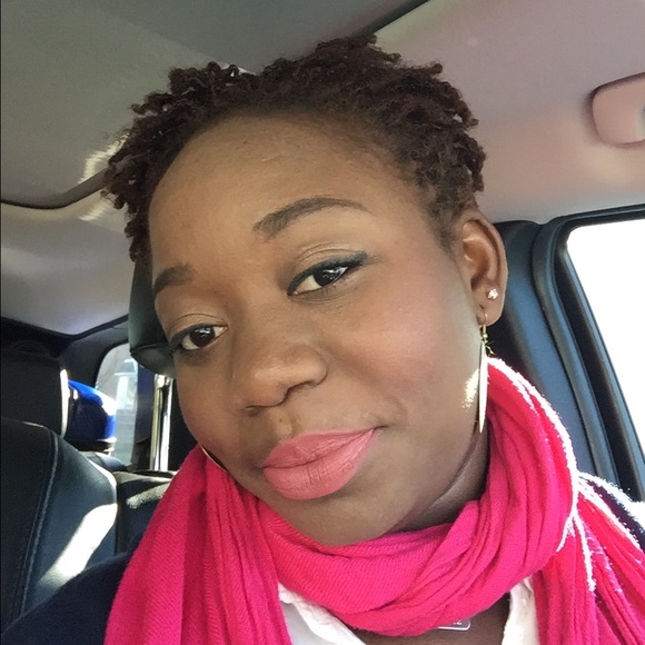 Meet your Posher, Alexis - Picture 1 of 1