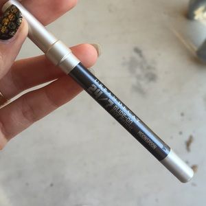 Urban Decay 24/7 eyeliner in Moonspoon