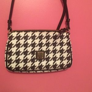 black and white cross body/handbag!