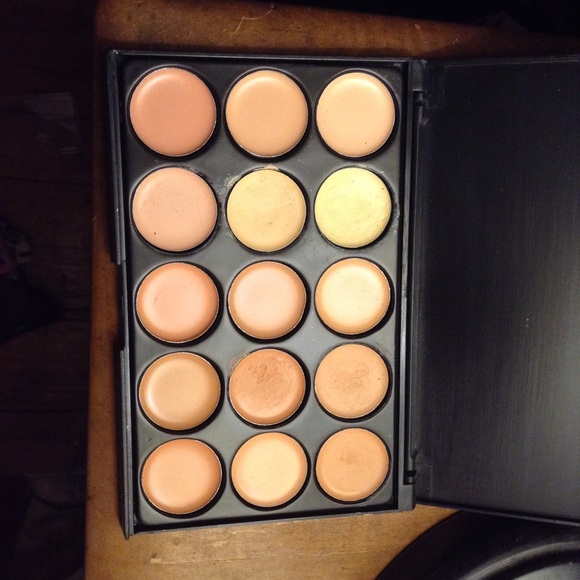 USED 15 shades cream contour palette