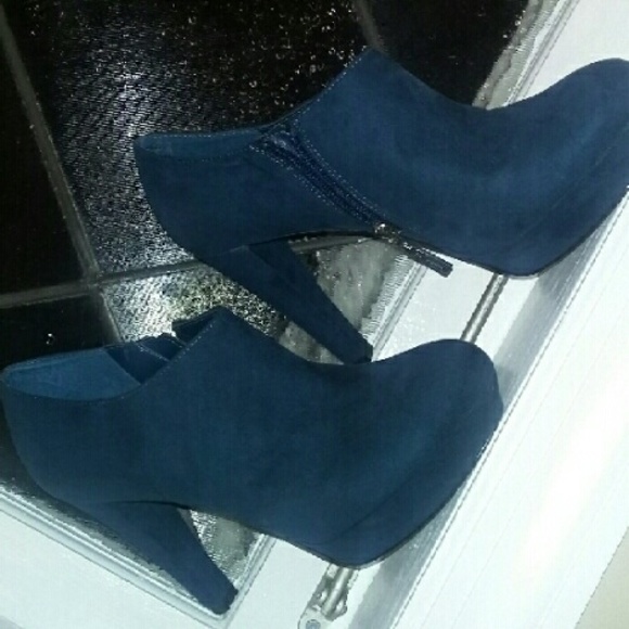 MARC FISHER PLATFORM BOOTIES