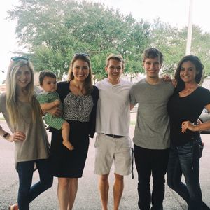 Meet your Posher, Kola