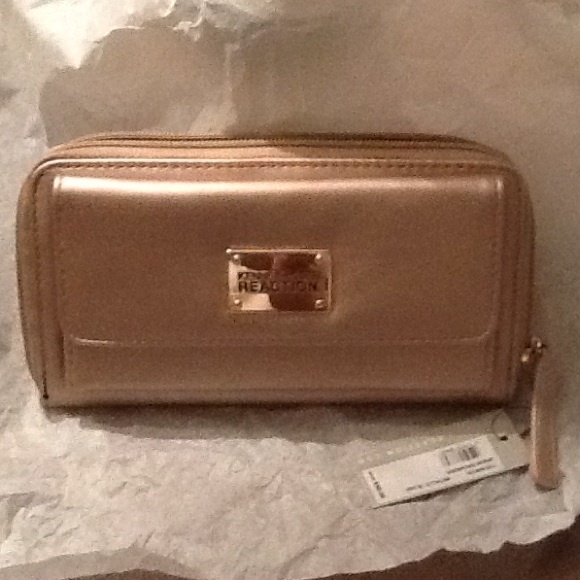 NWT Kenneth Cole Reaction Urban Organizer Wallet