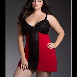 Torrid Red & Black Chemise size 4