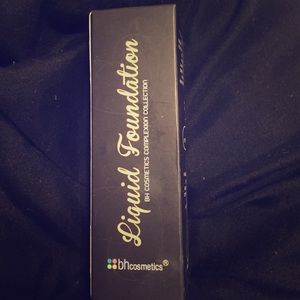 BH cosmetics foundation/color: light rose