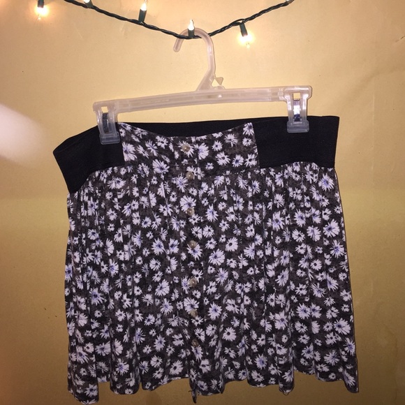 Flower flows skirt