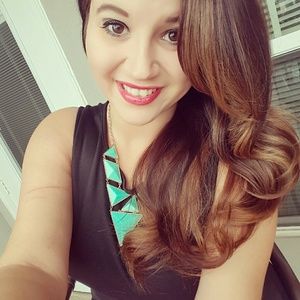 Meet your Posher, Alexis