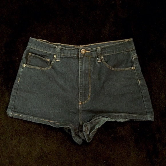 High-Waisted Forever 21 Dark Denim Shorts Size 30!