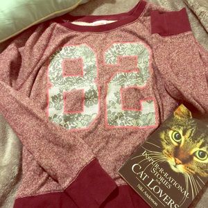 💖Pretty burgundy Mossimo fleece with lace💖