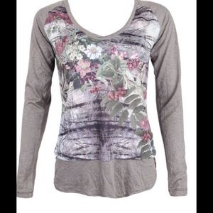 Nature Inspired Long Sleeve v Neck Camo Top Sz XL