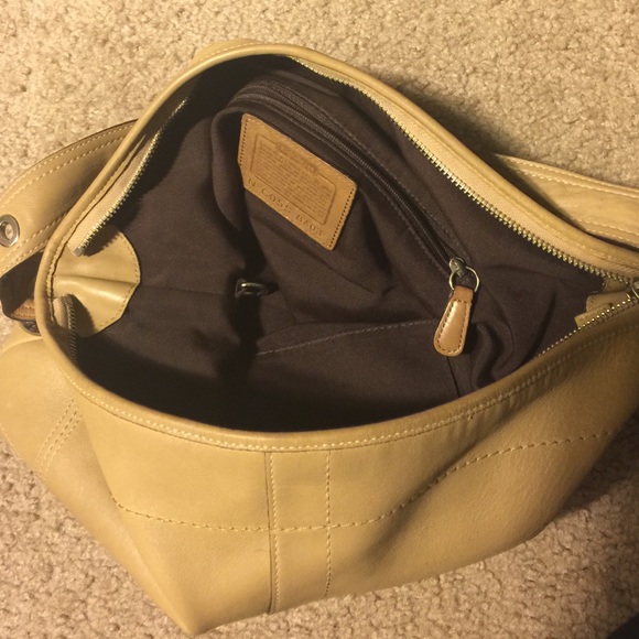 Used Coach - Picture 3 of 4