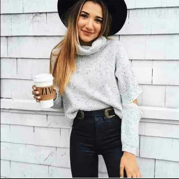 LF Sweaters - LF Short Elbow Zip Sweater
