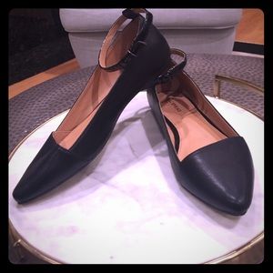 Aldo asymmetrical black ballet flat w/ ankle strap