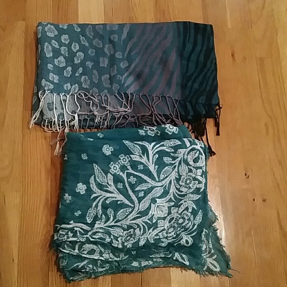 4 SCARF BUNDLE! - Picture 2 of 4