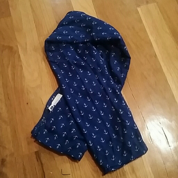 4 SCARF BUNDLE! - Picture 3 of 4