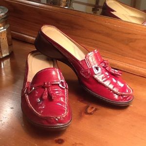 Patent Metallic Red Tasseled Slip On Loafer Sz9