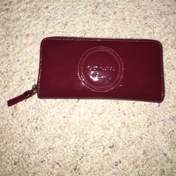 Patent leather coach wallet. Large. Like new.