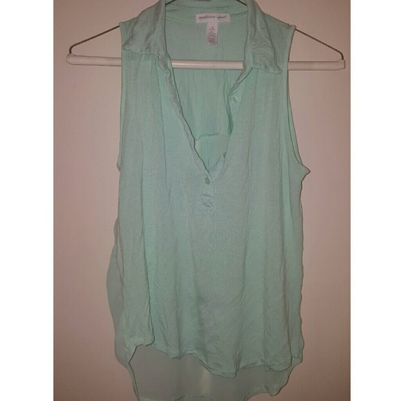 mint color sleeveless blouse! size small!