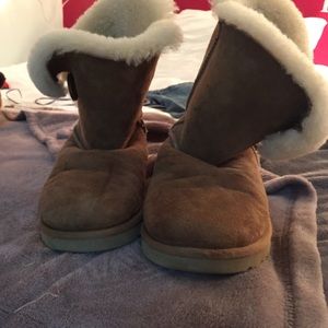 Short ugg boots