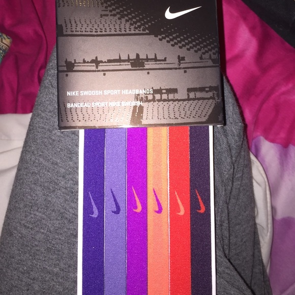 6 Nike headbands 😍