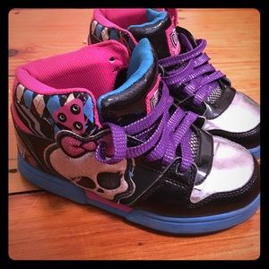 Monster High sneaks size 1 girls