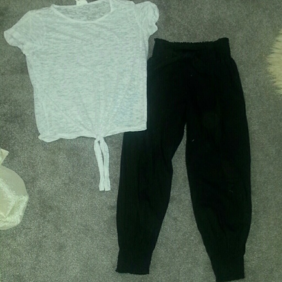 BUNDLE-WHITE BLOUSE AND BLACK JOGGERS