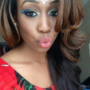 Meet your Posher, Kira