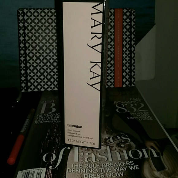 Mary Kay Timewise 3 in 1 cleanser