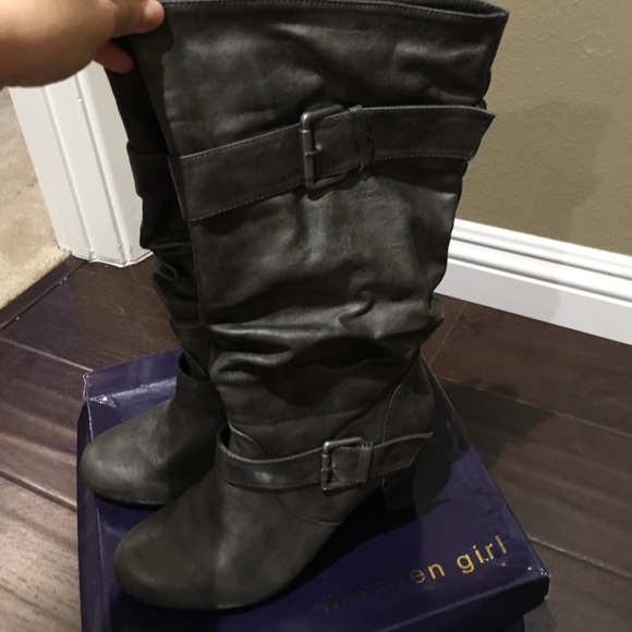 Boots - Picture 2 of 3