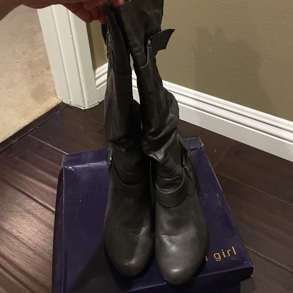 Boots - Picture 3 of 3