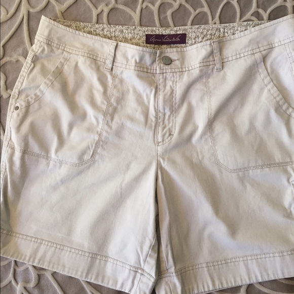 Gloria Vanderbilt shorts, size 18w