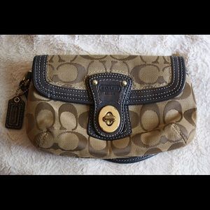 AUTHENTIC Coach large wristlet with bag