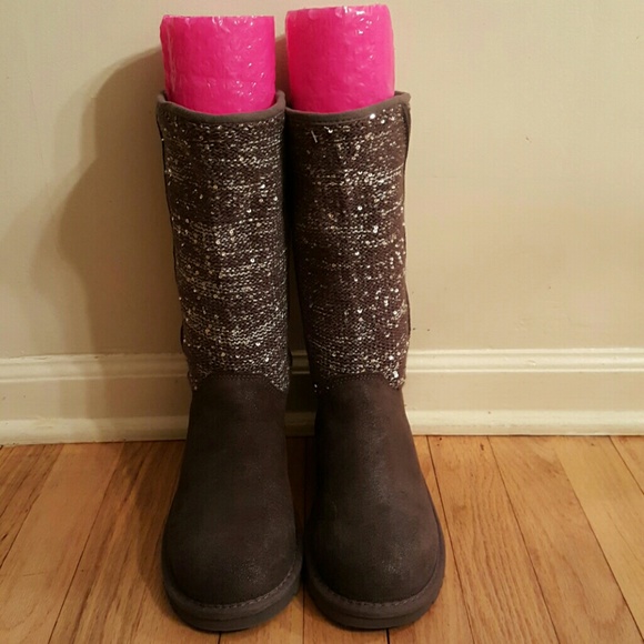 NEW uggs women's woven boots authentic