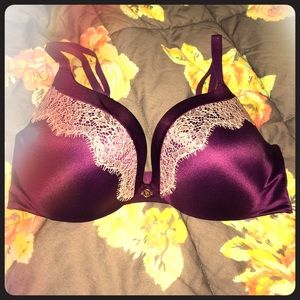 Victoria's Secret Add 1  1/2 Cups Push-Up Bra