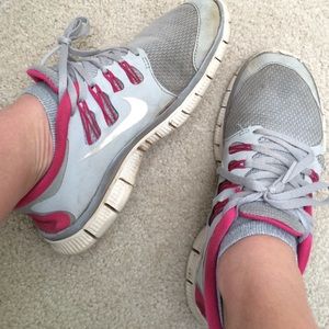 Nike free runs 5.0 pink and grey 7.5